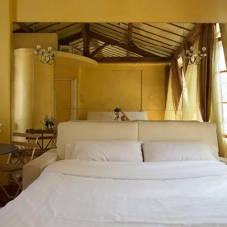 Fantastic Studio In Ile Saint Louis Apartment *